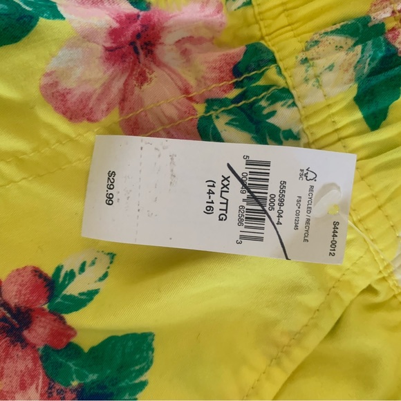 NEW GAP Kids Floral Shorts - Size 14-16 - Picture 2 of 8